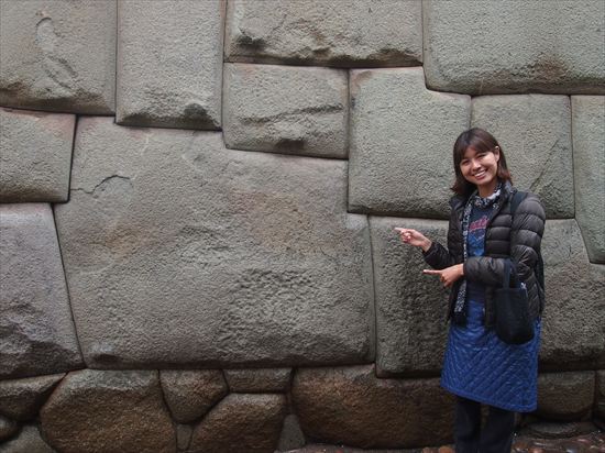 クスコの12角の石とメルカド