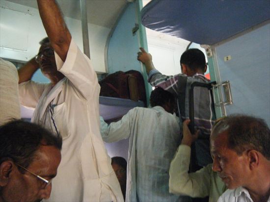 インドの列車では、盗難に注意！！